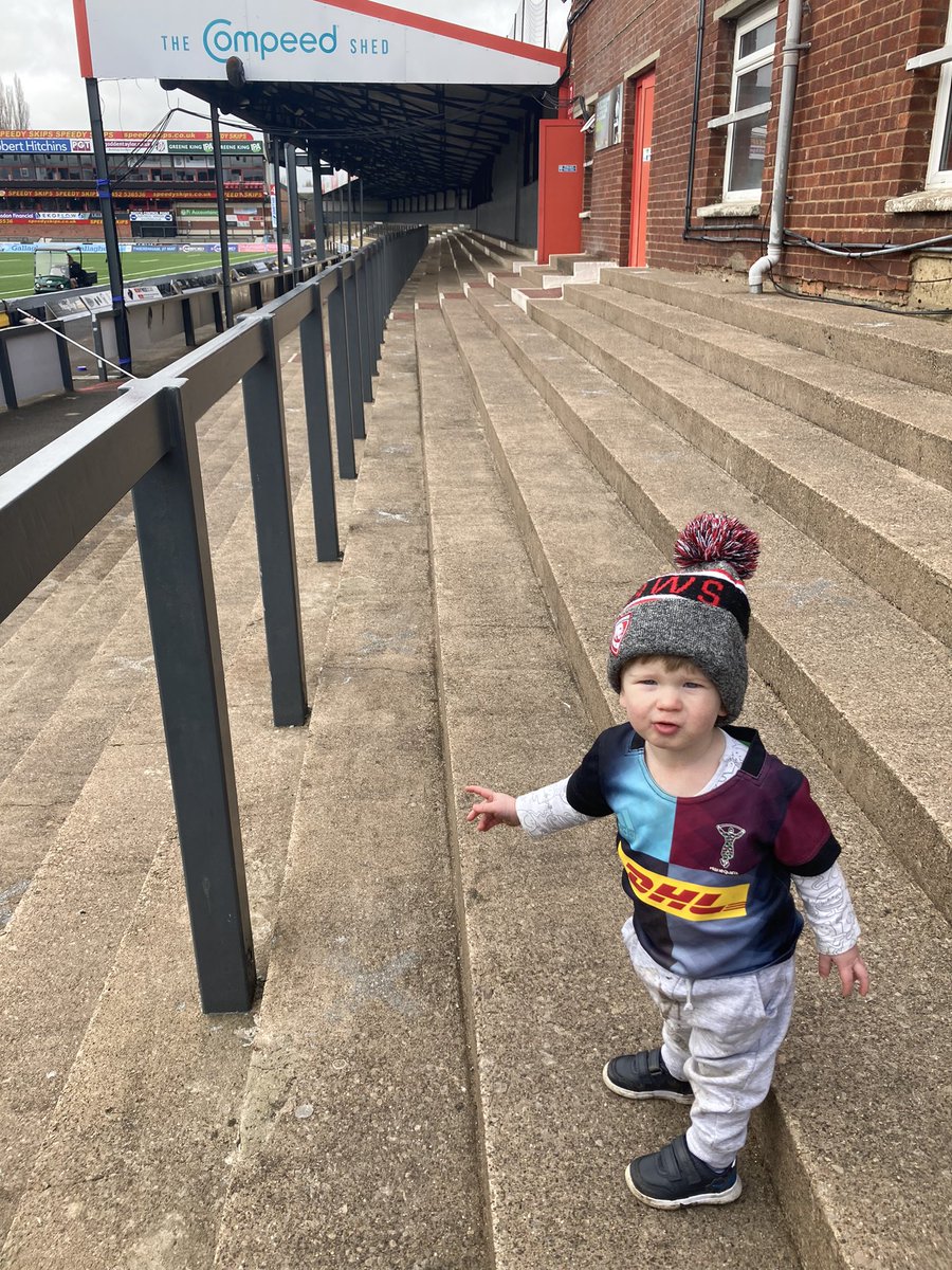 Glawssster! Looking forward to the game <a href="/gloucesterrugby/">Gloucester Rugby 🍒</a> <a href="/Harlequins/">Harlequins 🃏</a>. <a href="/rugbyblonde85/">Leah C</a> mummy’s top today,  🍒&amp;⚪️on match day!