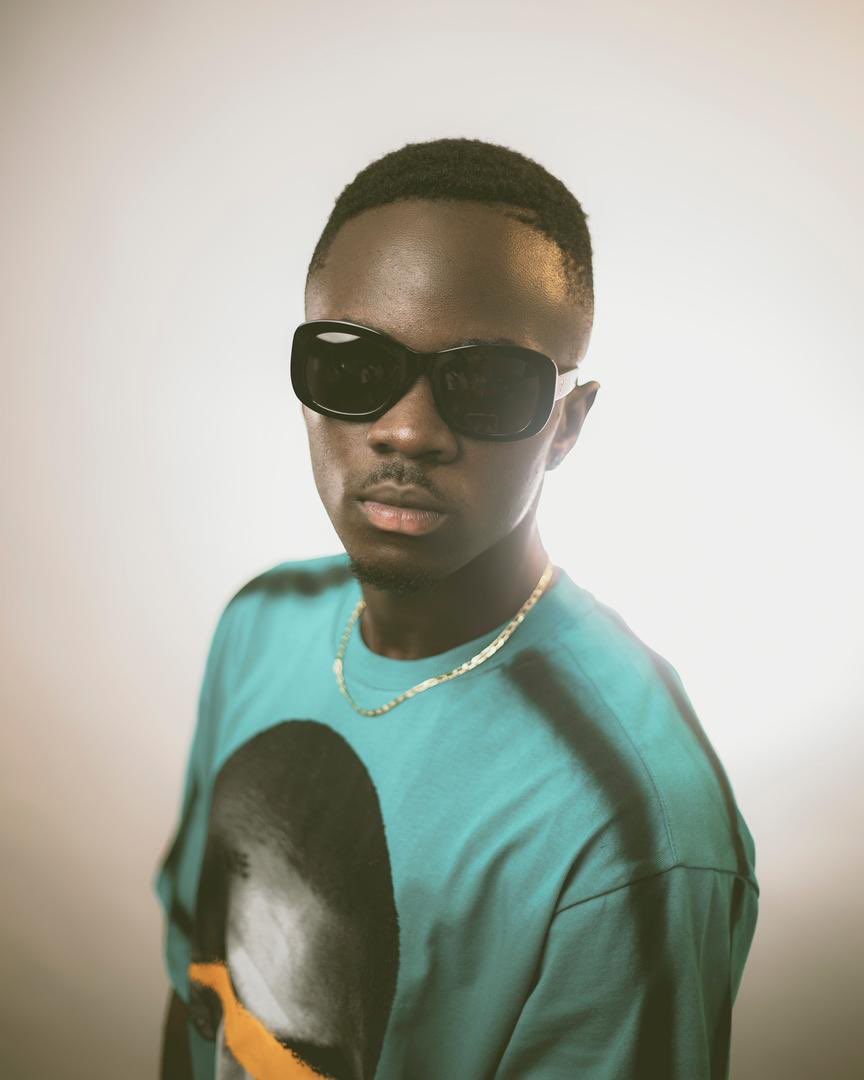 SamuelKweku_Adu's tweet photo. I'm I the only one who's noticed what @YAWTOG_ is doing ? 

You just listen to these songs ; ' #Seimu , #Asuoden &amp; then #Kuacha ' of his .
You would get to understand him the more .
#YoungAndMaturedAlbum . https://t.co/3RcCfMeHZb