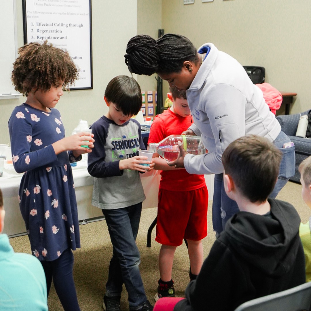 GSUBioBus's tweet photo. Chemistry isn't magic, but it's close enough 🔮💫🧑🔬🧪
#GeorgiaStateUniversity #BioBus #GSUBioBus #STEMEducation #ScienceEducation #ScienceEducator #ScienceExperiment #WomenInSTEM #MinoritesinSTEM #ATLSciFest Atlanta https://t.co/bN0yy0H3cv