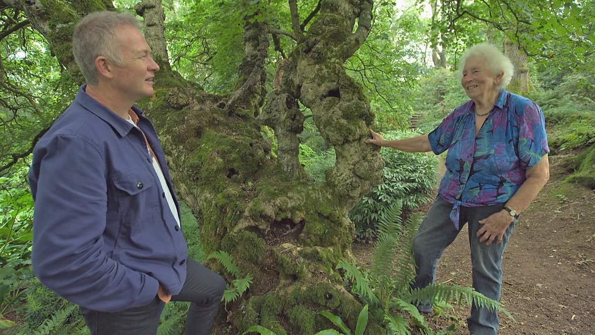 What Mary Benger has achieved at <a href="/BurrowFarmGarde/">Burrow Farm Gardens</a> over the last 60 years is truly remarkable, as <a href="/TobyBuckland/">Toby Buckland</a> discovered. Join us as we take a trip down memory lane in the first of four compilations starting tomorrow night at 8pm on <a href="/BBCTwo/">BBC Two</a> 🙂 #GardenersWorld #Gardening