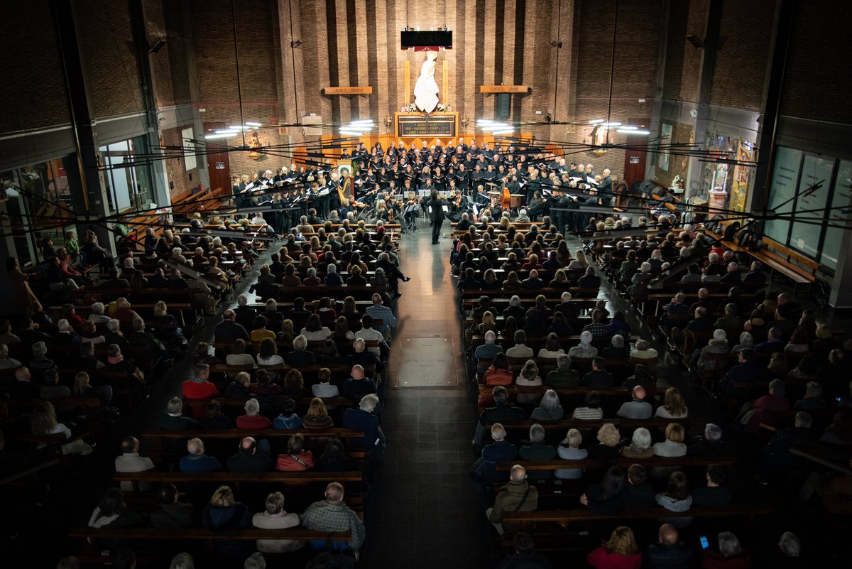 CoralFilo's tweet photo. Si no vau poder venir al nostre concert del Magnificat dissabte passat, encara hi sou a temps: aquest dissabte, 18 de febrer (21:30), a l'església de la Bonanova repetim concert. 😉✌️ https://t.co/x28M5Ftcs4