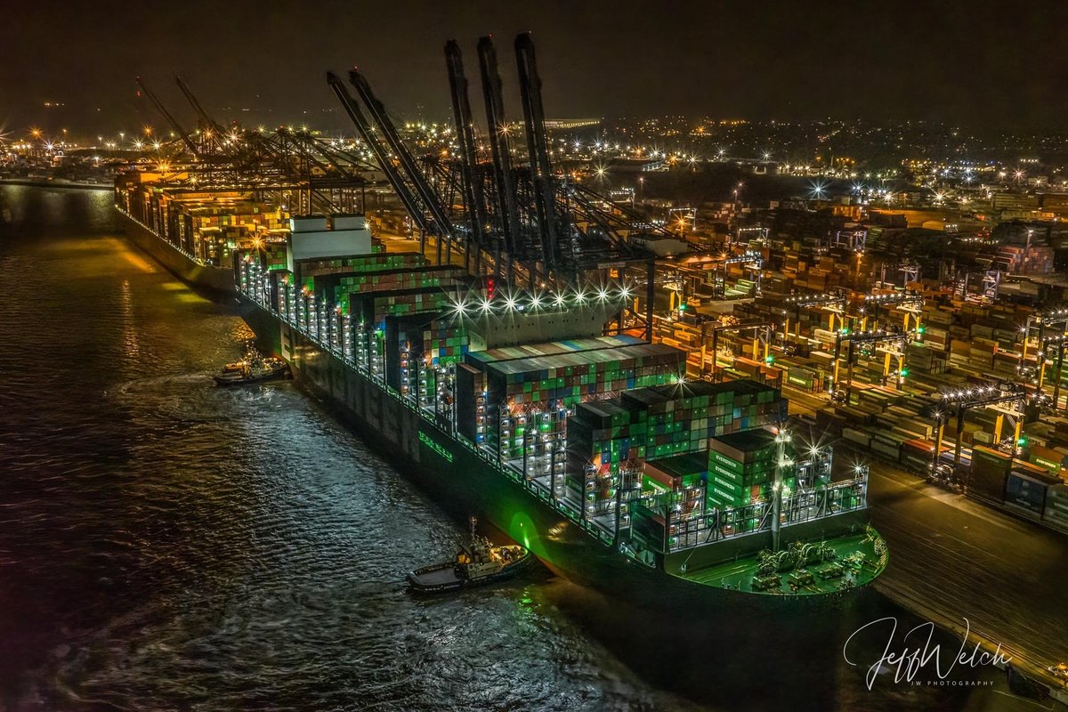 UK_Shipspotter's tweet photo. Evergreen’s “Ever Acme” on her Maiden Voyage arriving & berthed at the Port of #Felixstowe 15 Feb 2023
Pictures taken by and shared with the permission of #jeffwelch #jwshippingphotography #havenports #hpsuk #harwich #ipswich #mistley #everacme #harwichhaven #evergreen https://t.co/mm1OuUgcr4