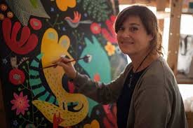 escolaelshorts's tweet photo. Coneixem els pintors i pintores que treballem a l'aula i avui...ens hem retrobat amb la #VanessaLinares , amb qui vam pintar les parets de la nostra escola. Quants records! Quina emoció!
#coneixemelsilesartistes
#Cultura
#art
#entorn
#retrobada
#guspiros https://t.co/jRLasYu4Ry