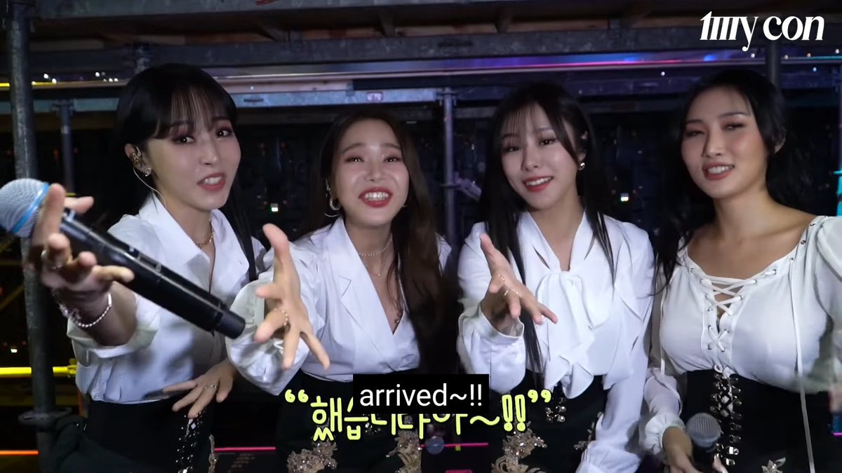 moodarada2's tweet photo. #MAMAMOO #마마무 #SOLAR #솔라 #MOONBYUL #문별 #WHEEIN #휘인 #HWASA #화사 @RBW_MAMAMOO

ㅋㅋㅋㅋㅋㅋㅋㅋㅋㅋㅋㅋㅋ

MAMAMOO                   MAMAMOO 
departing from               arriving in
Hong Kong [MY CON] Taiwan [MY CON] https://t.co/M96rlvB8Oy