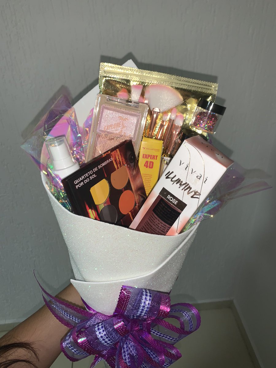 BeraldooRebeca's tweet photo. O aniversário é dele mas o presente quem ganha sou eu🥰 EU TE AMO https://t.co/x8NBKtL3FT