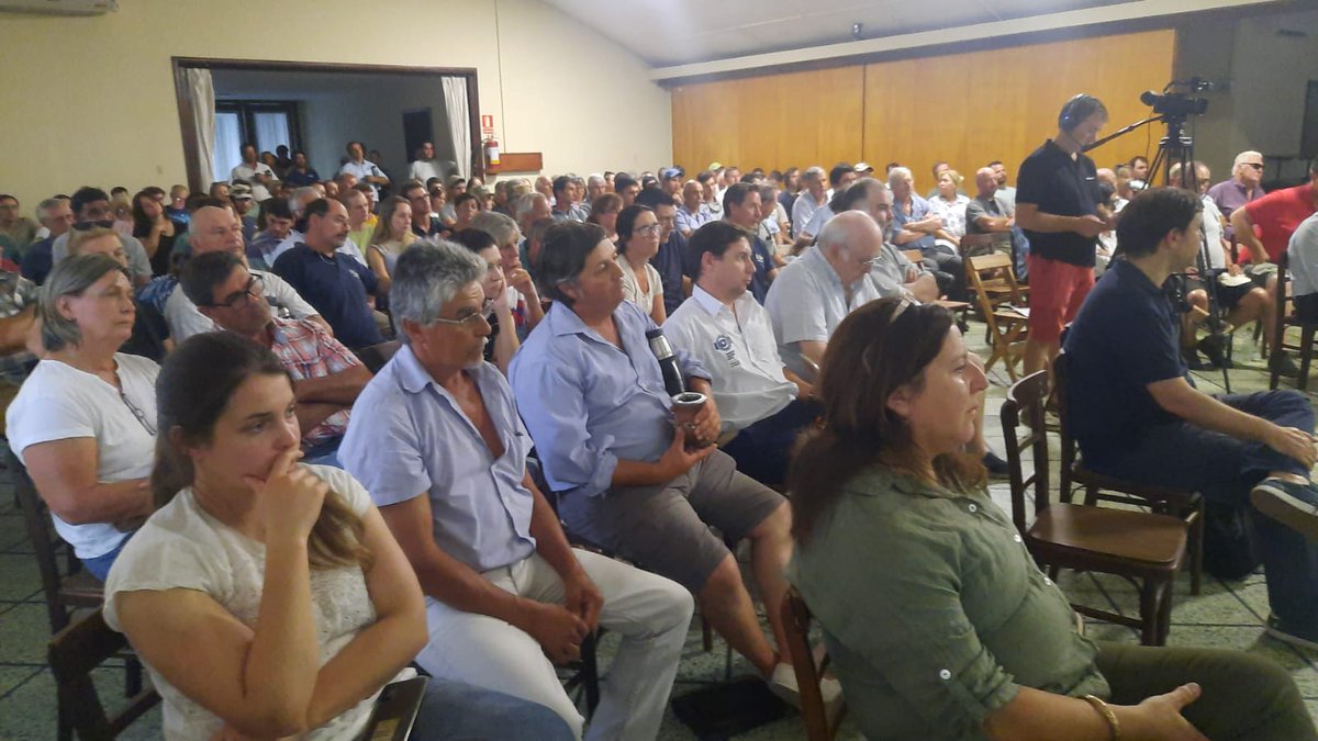 PlanAgro's tweet photo. #Anoche en 📍Colonia Valdense, Colonia
Se realizó la Jornada "Estrategias de manejo, ante las consecuencias de un verano seco" con toda las organizaciones de productores @AlcicoA @sofoval  @cradeco @fomentocolsuiza #COLAVECO #CentroEmmanuel ... https://t.co/H5mtTudjAv