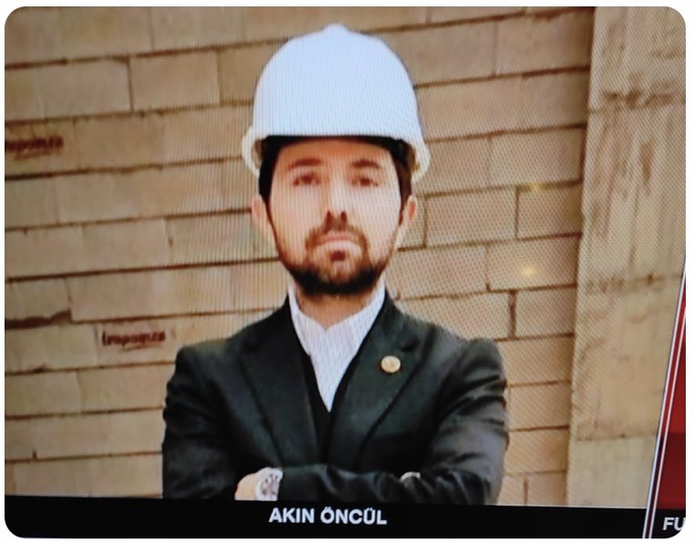 TacettinHatice's tweet photo. #AkınÖncül Depremde bir tane binası yıkılmayan, züccaciye dükkanında bir tane tabağı yere düşmeyen müteahhidi buraya bırakıyorum. Bol bol paylaşın. 💙 Sizi ve ekibinizi ayakta alkışlıyorum.👏👏👏👏👏👏 https://t.co/GNwXcNIvLb