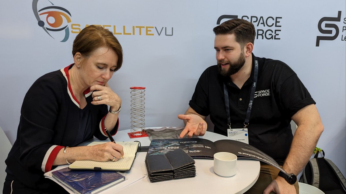 Space_Forge's tweet photo. We're at #GSTC2023 🛰

Our @WesternJ_ has been introducing the High Commissioner for Singapore, @karaowen, to the work we are doing at Space Forge as we build new capabilities across #spacecraft and #semiconductor #manufacturing. 

Want to know more? Come and say hi 👋

#Space https://t.co/iS3PksZHpK
