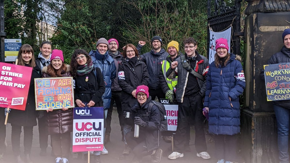Another day, another picket. Great to see Elmfield staff and students standing strong this morning @sheffielducu #ucuRISING #UCUstrike