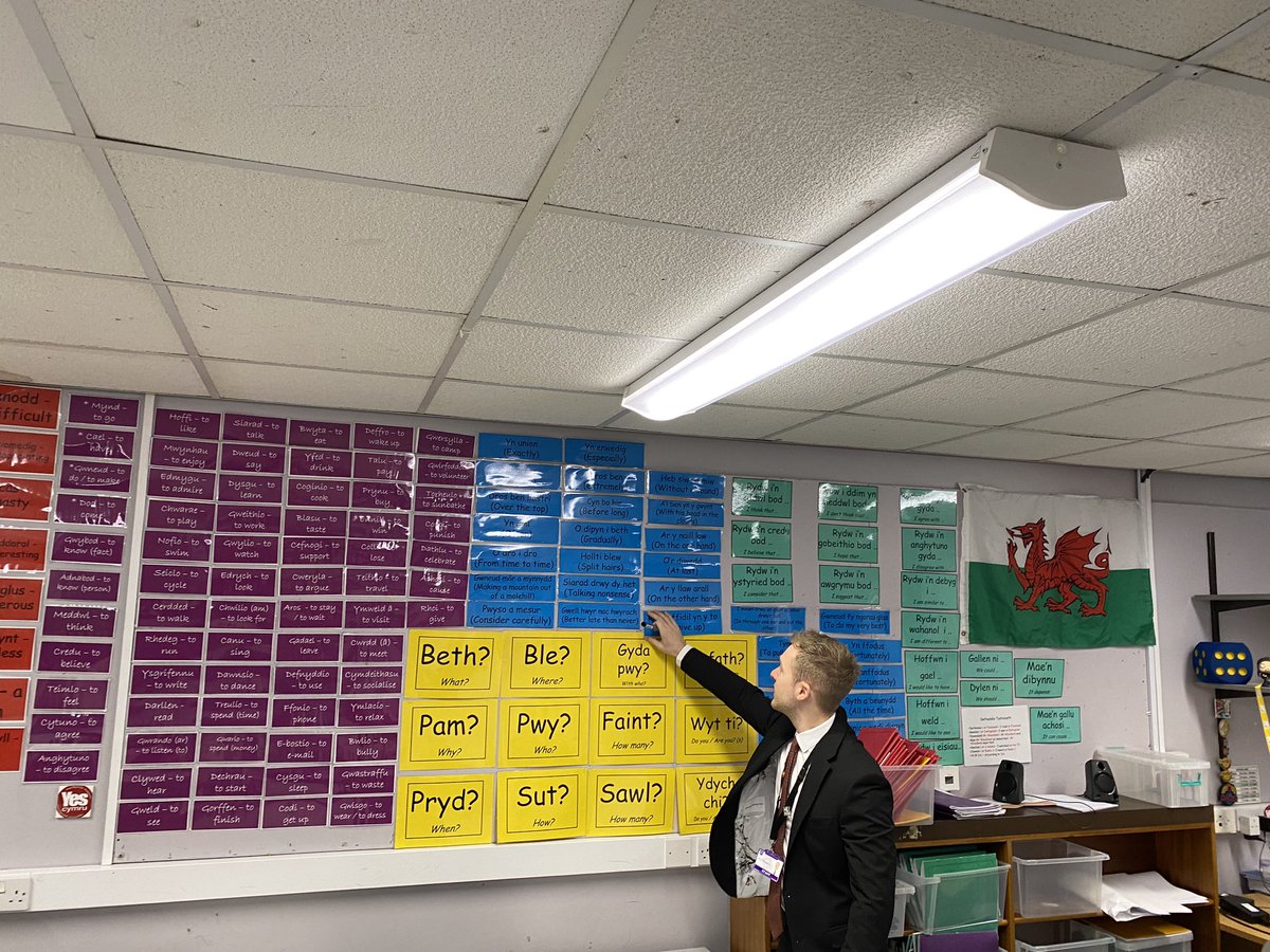 EAS Professional Learning (@eas_proflearn) on Twitter photo Diolch <a href="/chepstowschool/">Chepstow School / Ysgol Cas-Gwent</a> for facilitating day 1 of the Pedagogy in Practice secondary programme. Great to see teachers reflecting and observing live practice. <a href="/sewalesEAS/">EAS</a> <a href="/EAS_MDirector/">Debbie Harteveld</a> Diolch <a href="/chepstowschool/">Chepstow School / Ysgol Cas-Gwent</a> for facilitating day 1 of the Pedagogy in Practice secondary programme. Great to see teachers reflecting and observing live practice. <a href="/sewalesEAS/">EAS</a> <a href="/EAS_MDirector/">Debbie Harteveld</a>