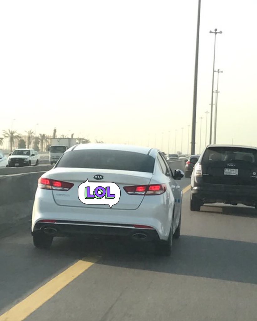 baraalhsan's tweet photo. نفسي أعرف ما الفائدة من هذي الحركة (( صفط المرايا )) هل هي بتوفر وقود مثلاً .. أتمنى ألقى  سبب منطقي https://t.co/Q5ogrt6EM7