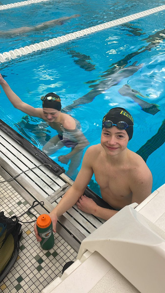 NasaSwim's tweet photo. Jerry and Madox are ready for tonight! #15sectimedrop https://t.co/cHocCSQS0c