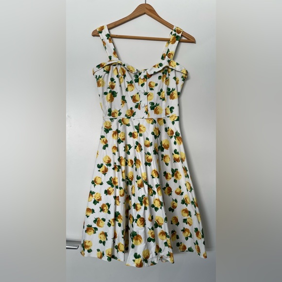 ReneeFinds's tweet photo. So good I had to share! Check out all the items I'm loving on @Poshmarkapp #poshmark #fashion #style #shopmycloset #steveandbarrys #review #samanthaabbotaustralia: https://t.co/npFxTBuG9W https://t.co/uslNeaJc62
