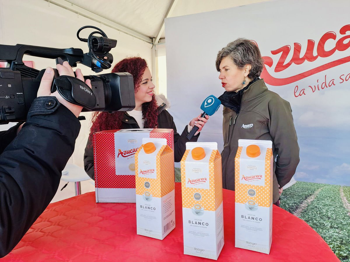 AzucareraES's tweet photo. “Este año es el gran año de la #remolacha, el de apostar por este cultivo, el único con un ingreso garantizado de principio a fin” @SSantosLorenzo 
@987tv_es 
📍 #FeriaVdDJ https://t.co/kvJSVQ0p41