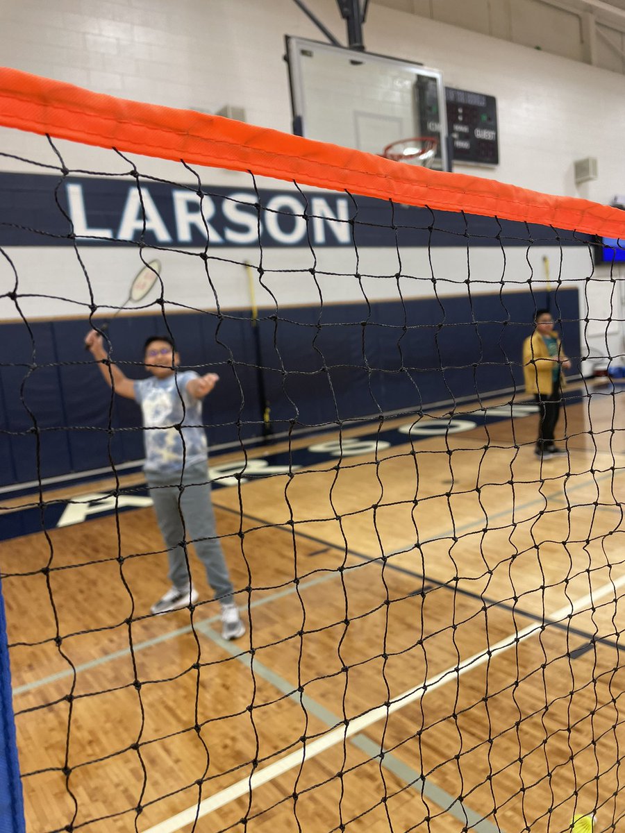 KellyLMS's tweet photo. Time for some badminton! 🏸 @LarsonMS https://t.co/rored43tqw