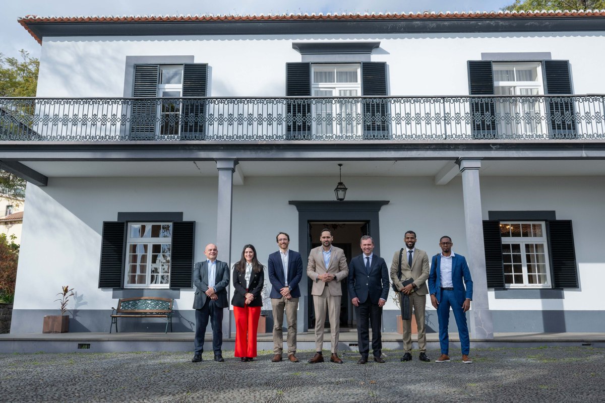 caboverdigital's tweet photo. O Sec. de Estado da Economia Digital de Cabo Verde, Pedro Lopes, participou na quarta-feira, na cerimônia de assinatura de um Memorando de Entendimento entre a Startup Madeira e a CV Digital, com a presença do Sec. Regional da Economia, Rui Barreto.
#Cv #StartupMadeira #CVDigital https://t.co/4ag1dGud7c