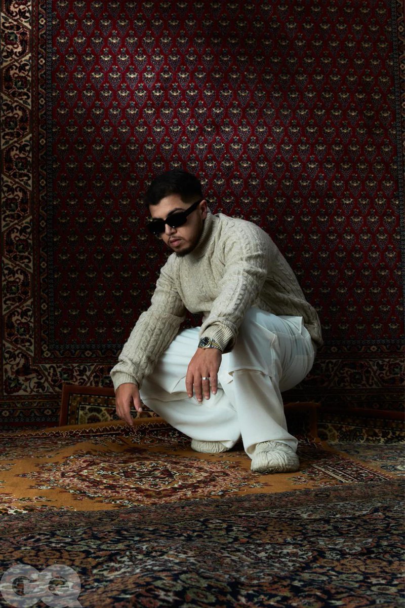 RAPTlME's tweet photo. Dire que ce soir on aura enfin le droit au projet d’Hamza, le poulet 🍗 https://t.co/Fl2Uik40Rj