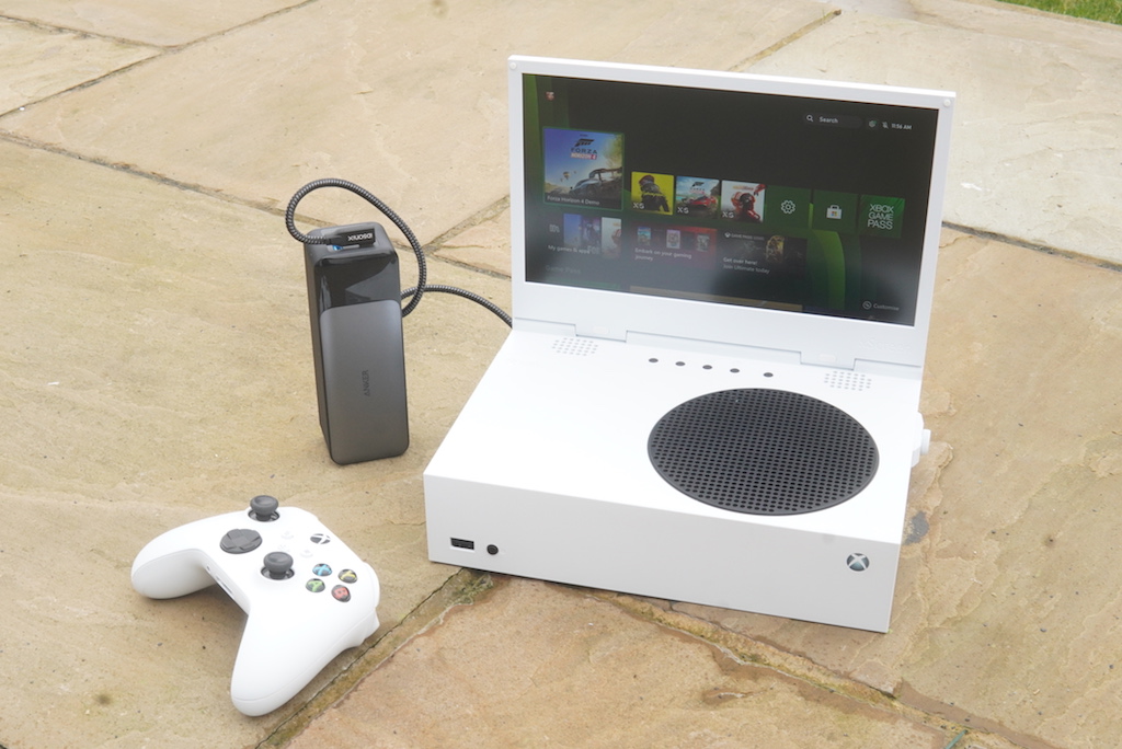 theRobotanv's tweet photo. Hey @UPspecGaming! The #xScreen is the perfect addition to my #XboxSeriesS which can now run off a USB-C powerbank!

Check it out!
https://t.co/oQOSy9g781 https://t.co/gypewrFIE1