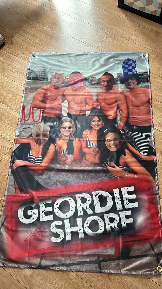 WinBoozeDraw's tweet image. Flag just arrived for Wembley 🏁