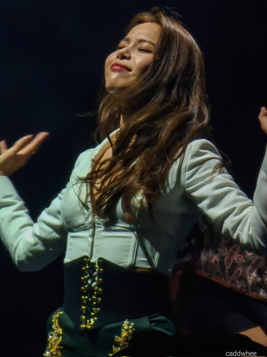 caddwhee's tweet photo. mothers of kpop

#MAMAMOOinPH #MYCONinMNL
#MAMAMOO #마마무 #SOLAR #MOONBYUL #WHEEIN #HWASA https://t.co/tmNjI9mvcy