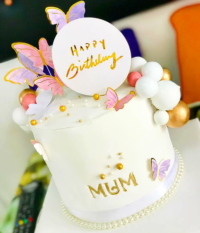 klassic_bites's tweet photo. Mum deserves love with class. #klassicLove 🥰
#linkup for all your yummy treats on 0555077589
#birthday #newpost #cake #pastrychef #cakedecorating #newpost #cakes #fondant Rema #fondantcake Blacko #ghanacakes #roundcakes Finland #celebration🎂 #butterflies Accra https://t.co/wR36bimdxt