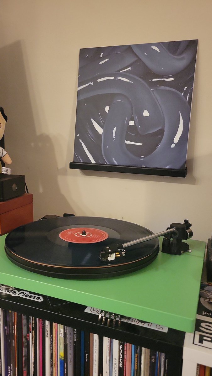 j_squirrel_s's tweet image. Good morning Twitter. I don't come here often anymore. Here's what I'm up to before work. Boris - W.

#NowSpinning #RecordNerd #MusicIsLife