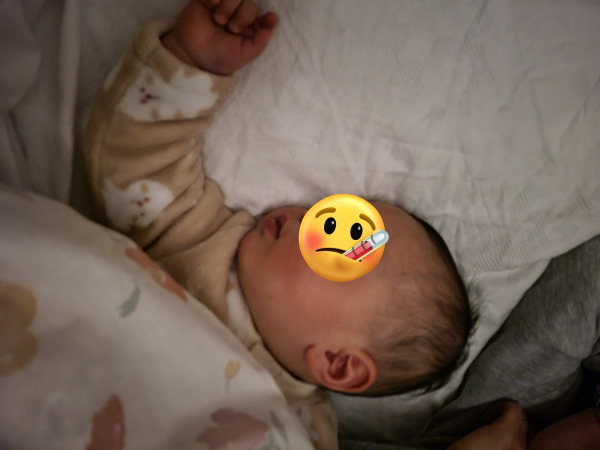 Matya_papa's tweet photo. 保育園で38度の熱が出て、小児科へ～診断は、先週まで引いてた鼻風邪のぶり返しだそうです😅
今は座薬をブスッ❗と入れてぐっすり😪💤このまま熱引いてくれー🥹
#赤ちゃん　#育児日記　#子育て　#風邪 https://t.co/NhpxzeOlwJ