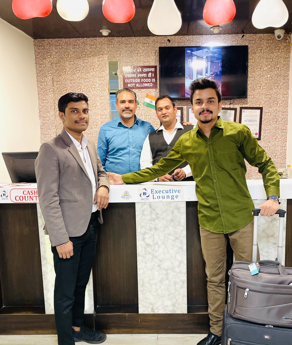 Indian Railways (IRCTC) currently offers 7 Executive Lounges in India

You can access them for Free...