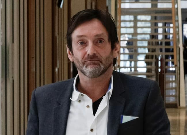 BFMTV's tweet photo. 🔴 ALERTE INFO 
Pierre Palmade: en garde à vue, le comédien a dit avoir très peu de souvenirs de l'accident
https://t.co/oJWh9Ve99p https://t.co/Gs3s8xFuNC