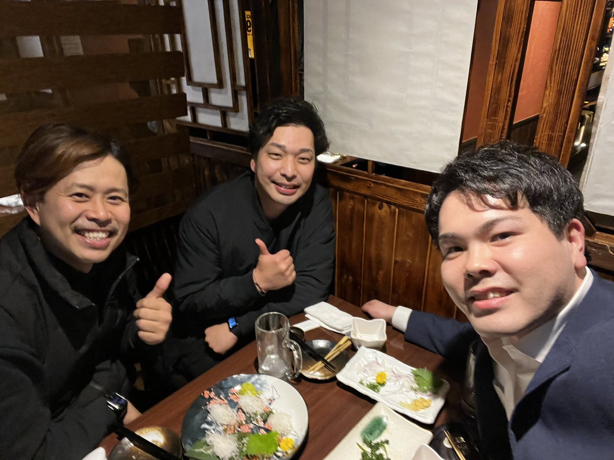 yosshi_oyakata's tweet photo. 今日はYouTubeがきっかけで仲良くさせてもらってるお二人と意見交換会😆
物凄く熱い内容で勉強になりました！

こういう出会いがあるとYouTubeやってて良かったなって思う！

あざしたッ！

@0_kakaricho 
@shiny_focus 

#施工管理チャンネル
#シャイニー元ゼネコン現場監督
#ヨッシー親方 https://t.co/5EUqcbm6wP