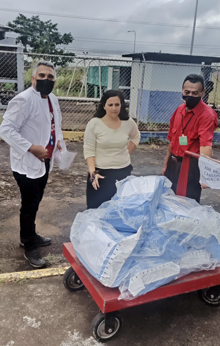AmbFragachan's tweet photo. #16feb2023 en apoyo al Plan Nacional Quirúrgico que se está realizando en el Hosp. Uyapar se realiza entrega de 7 Kits de Laparotomía cumpliendo los lineamientos @MinSaludVE y presidenta @ivssoficial1 Magalys Gutiérrez. Gobierno Bolivariano @NicolasMaduro comprometido https://t.co/uZuTPbw6U9