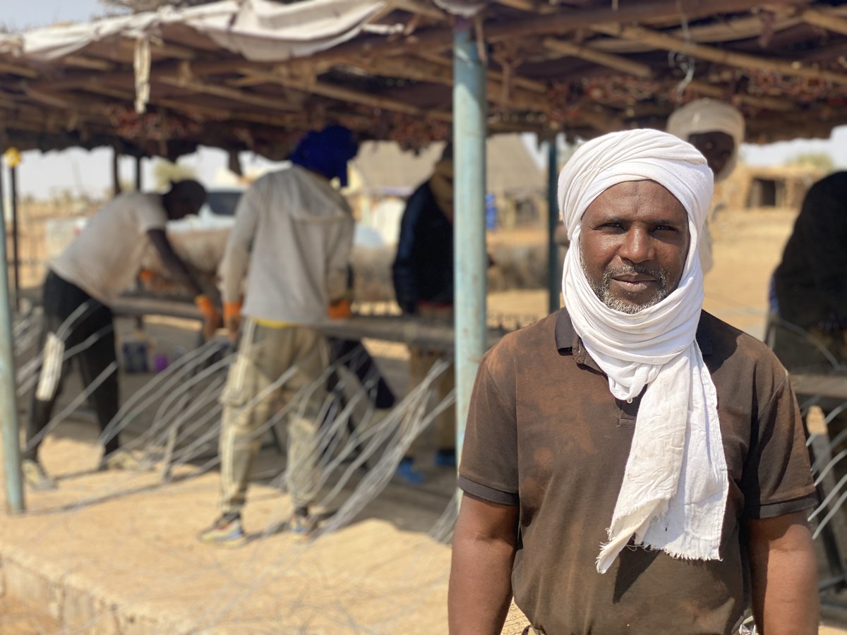 kindaysamba's tweet photo. #Selibaby
Mohamed Ould Mahfoud, responsable des activités dans la zone de Hel Rguig, joue le rôle d'intermédiaire entre la communauté et #WFPMauritanie, et de superviseur de toutes les activités du PAM, en collaboration avec l'ONG nationale GRADD.
#WFPMauritanie. https://t.co/0mMNimNyWb