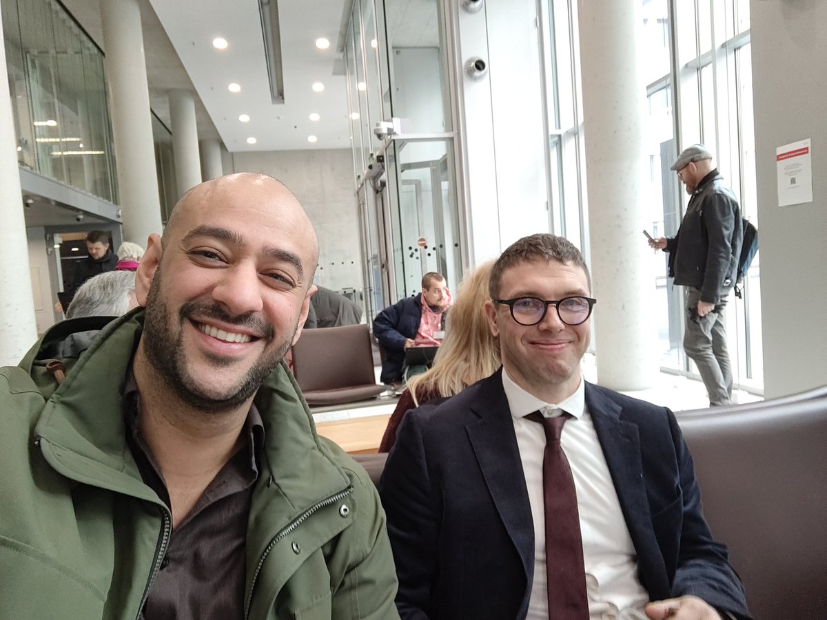 FaridShariati's tweet photo. Vi avslutter dagen med dialogmøte med @helse_og_omsorg i forkant av vårens samling på FNs narkotikakommisjon 2023 (CND).

Gode innlegg fra særlig medlemsorganisasjone til @PreventioOrg. Straks @k_arctander sin tur å gi innspill til departementet ✊🏾

#rusreformnå https://t.co/S5igFo0xH1