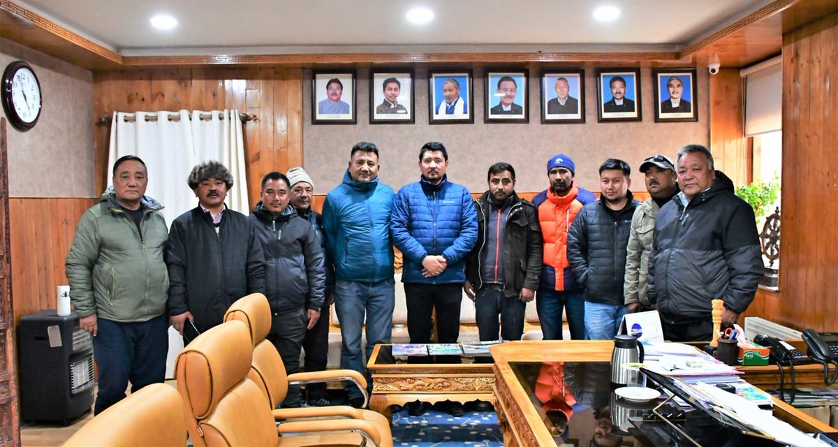 A delegation of All Ladakh Transport Association including representatives from both Leh and Kargil districts called on the CEC <a href="/tashi_gyalson/">Tashi Gyalson</a> today. 

Discussed various grievances and issues concerning transport business in both districts.

<a href="/DIPR_Leh/">DIPR Leh</a>