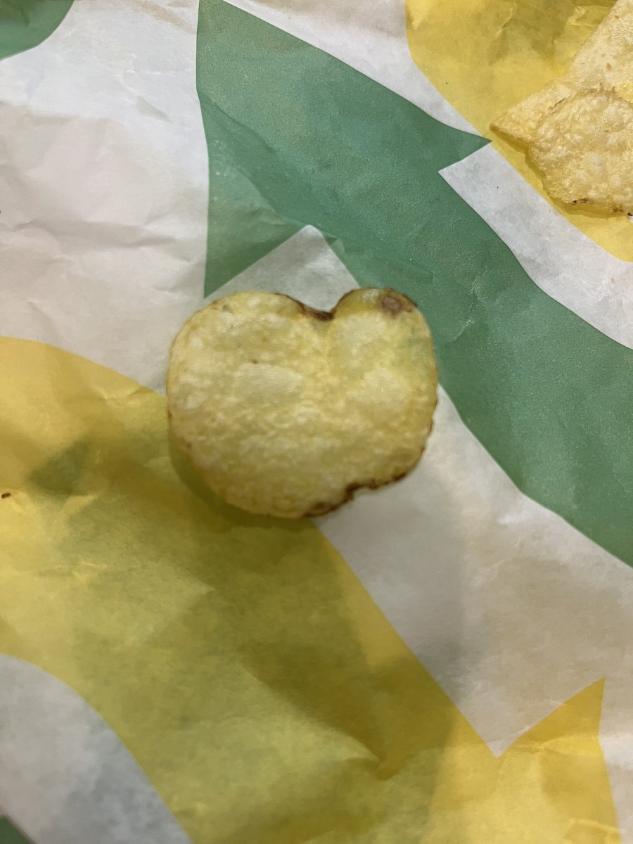 BethanODon's tweet photo. @walkers_crisps #lovefromwalkers https://t.co/xkmxIlYRq2