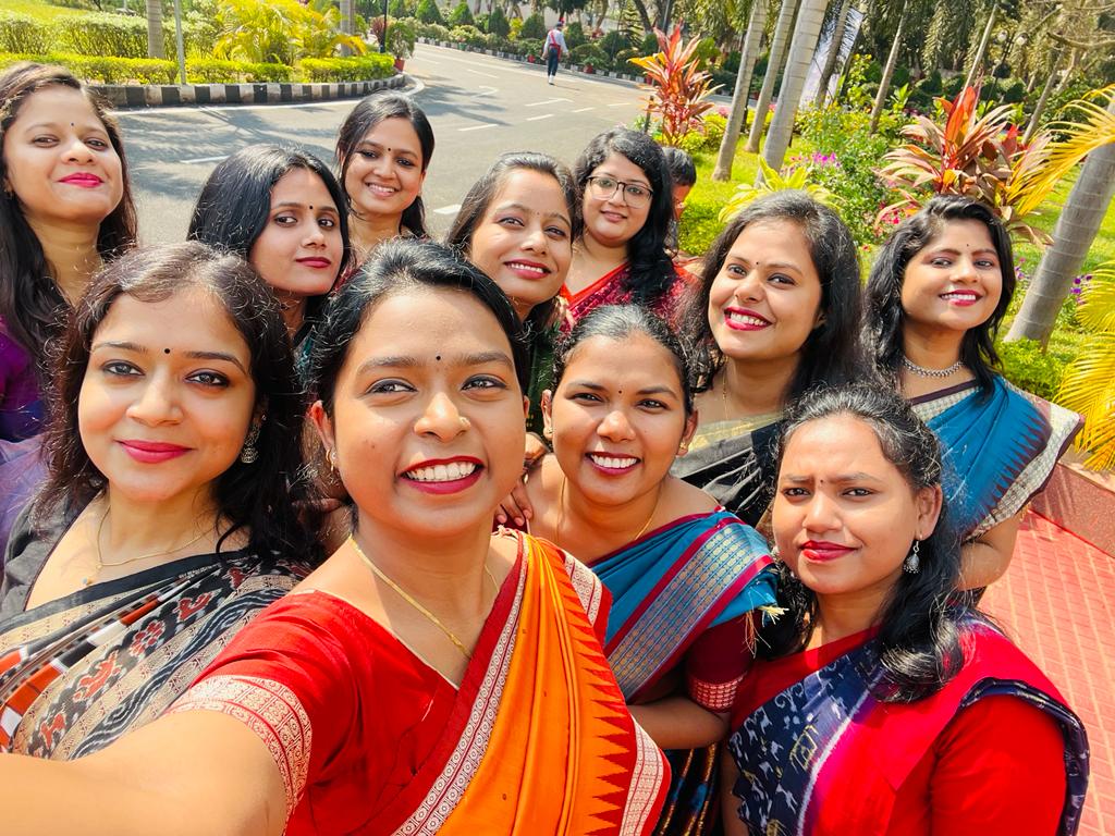 chinmayeedash10's tweet photo. Some memories of our training days .... #batch2019 https://t.co/Qc6EIMBuE3