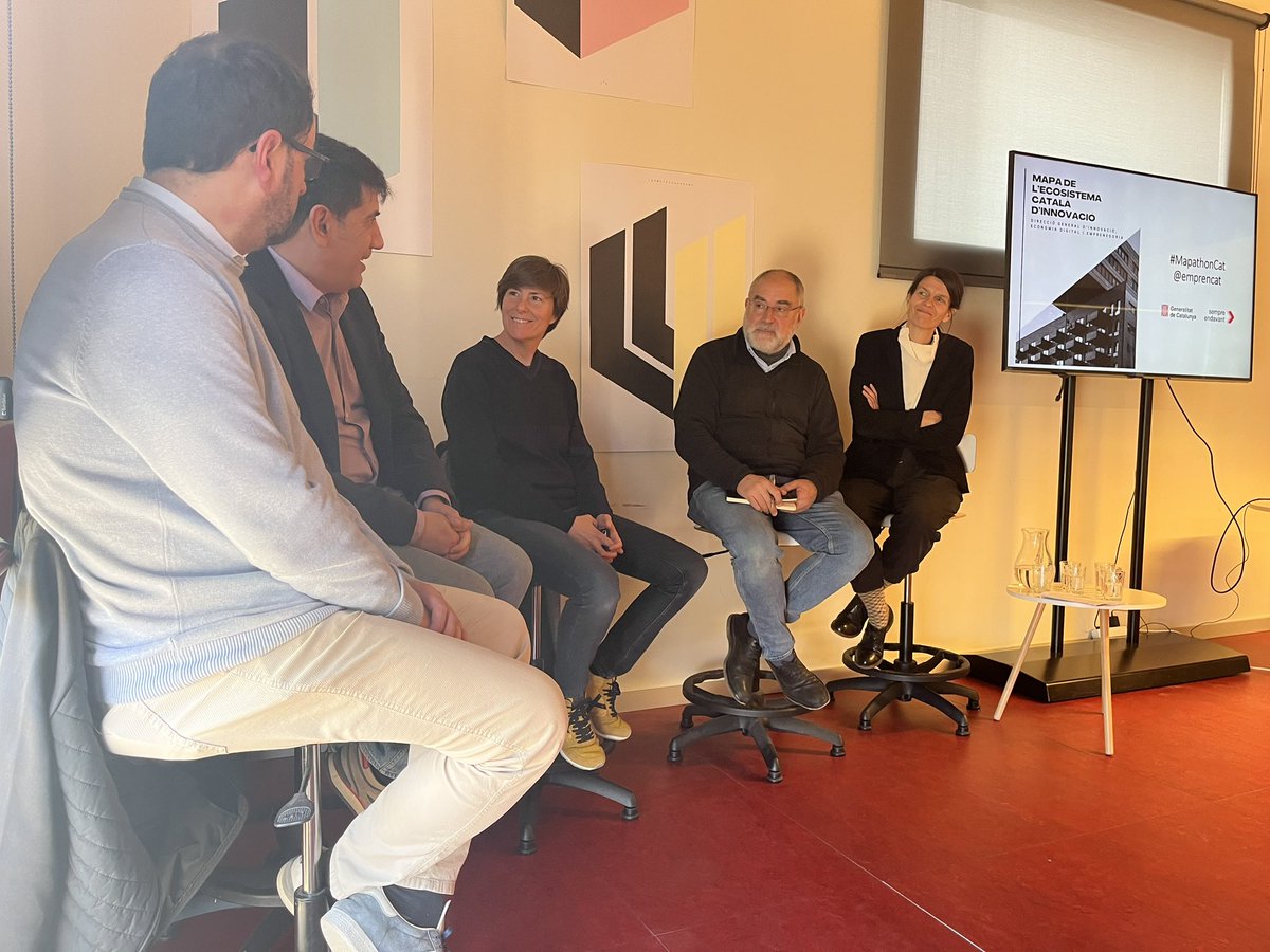 emprencat's tweet photo. 🗺️ Finalitzem la #MapathonCat #Vic al @VIT_Osona amb @acornella.

👏🏻Gràcies per les vostres experiències d’#innovació: @PepCampas, Clara Guasch @GirbauLab, @CarlotaRieraC @UManresa, Miguel A. Irigoyen @guifinet, Toni Reig @proquimia71… i als que ens heu acompanyat. https://t.co/Cj3RxuZMjO