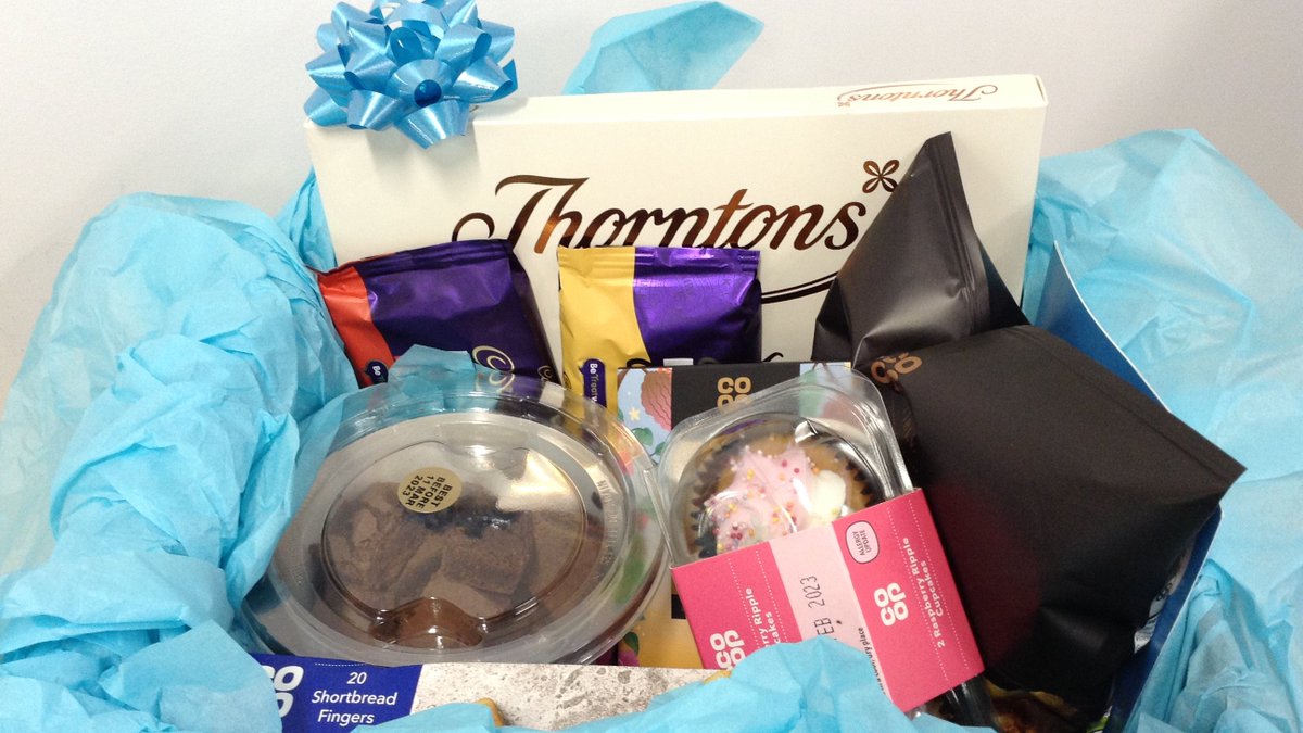 Thank you to <a href="/coopsarahc/">@SarahC</a> for handing in these hampers for our 'Family Fun' event today.  These will be up for raffle this afternoon.  The fun starts at 2pm at the #NorthInchLibrary  3D printing, mBots, seed planting, arts &amp; crafts and storyteller Eileen Budd.