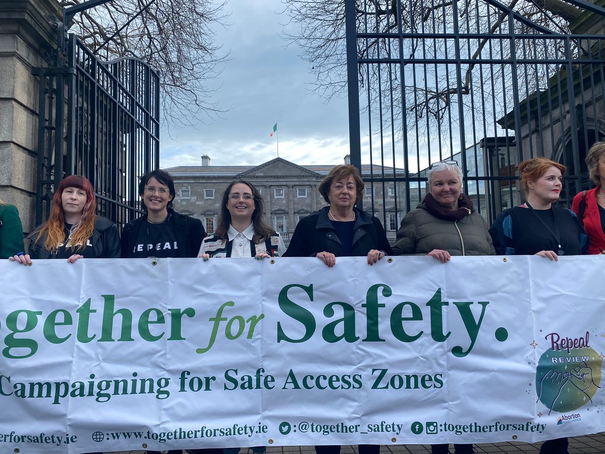 I am supporting Together for Safety here at the Dail to once again remind the Minister that every day that passes without #SafeAccessZones is a day that people get harassed & intimidated accessing medical care, & going to their jobs.

Enough is enough.

⁦@together_safety⁩