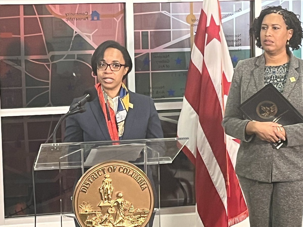 senatorsllfour's tweet photo. Yesterday I attended @MayorBowser’s #GetReadyDC #BlackHomeownship Workshop.

The kick-off event to equip residents to become homeowners. A lot of potential homeowners with big smiles and big dreams #Congratulations 🎉✅🎉 https://t.co/u4fftsHqs6