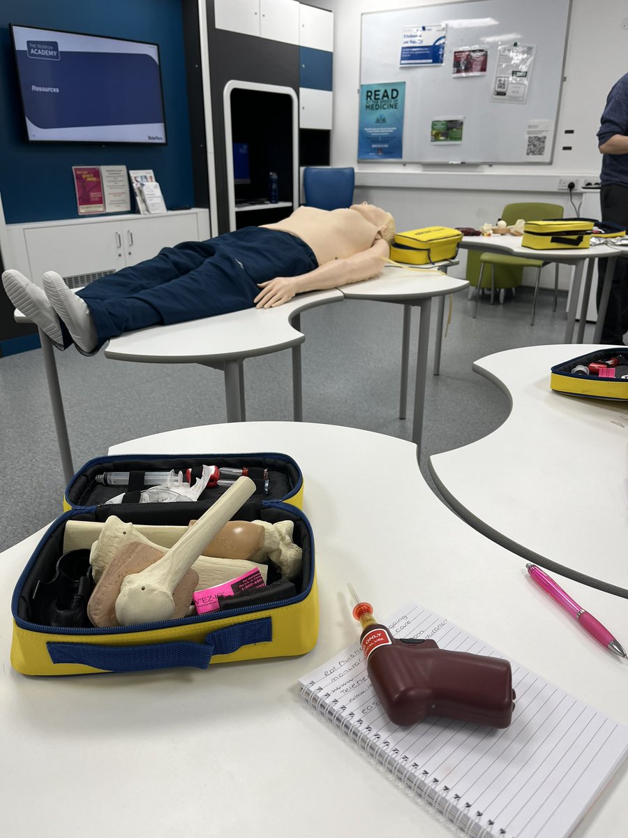 Delmarie1988's tweet photo. Loving my new job and all the learning opportunities i am given..
Today- I.O access training.
Left feeling more confident and got to play with a drill🤣
#criticalcare #emergencymedicine #ioaccess https://t.co/mj0nD5x8ag
