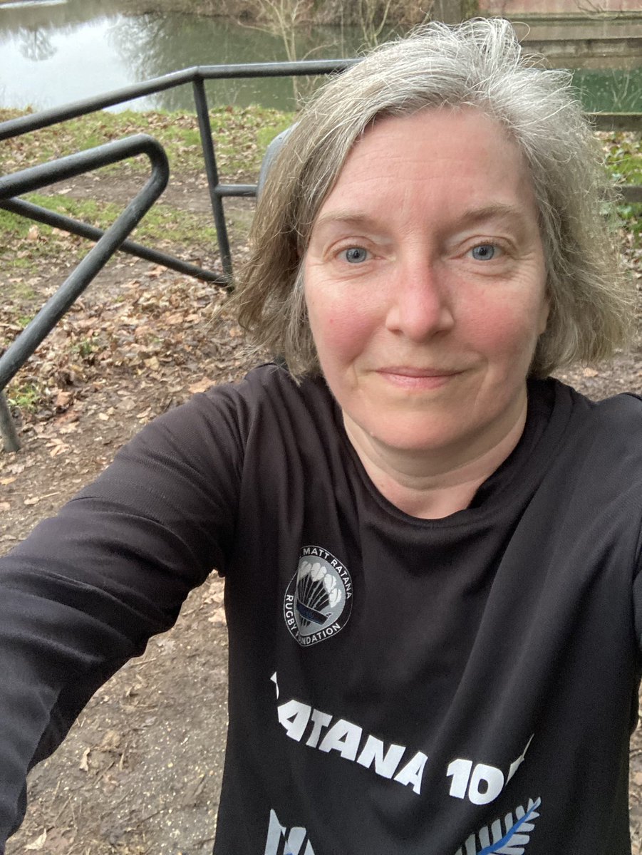 BenatarSally's tweet photo. A leisurely sociable triathlon of sorts this morning (in the wrong order 🙃) - run bike swim bike. Spring is coming! Feeling optimistic and happy. #JubileeRiver #Taplow #OnMyDoorstep #triathlontraining #loveyourliver #exerciseoutside https://t.co/FdMDimmMuS