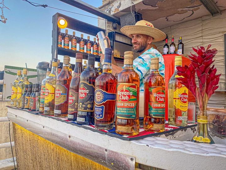 lahabanatravel's tweet photo. Cuando estás bien preparado para comenzar el día en Malecon663🇨🇺☀️
📸Créditos al autor
#HavanaClub #ElRondeCuba #CubanMode #BebaConResponsabilidad
#CubaUnica https://t.co/E5kTrVDp0e