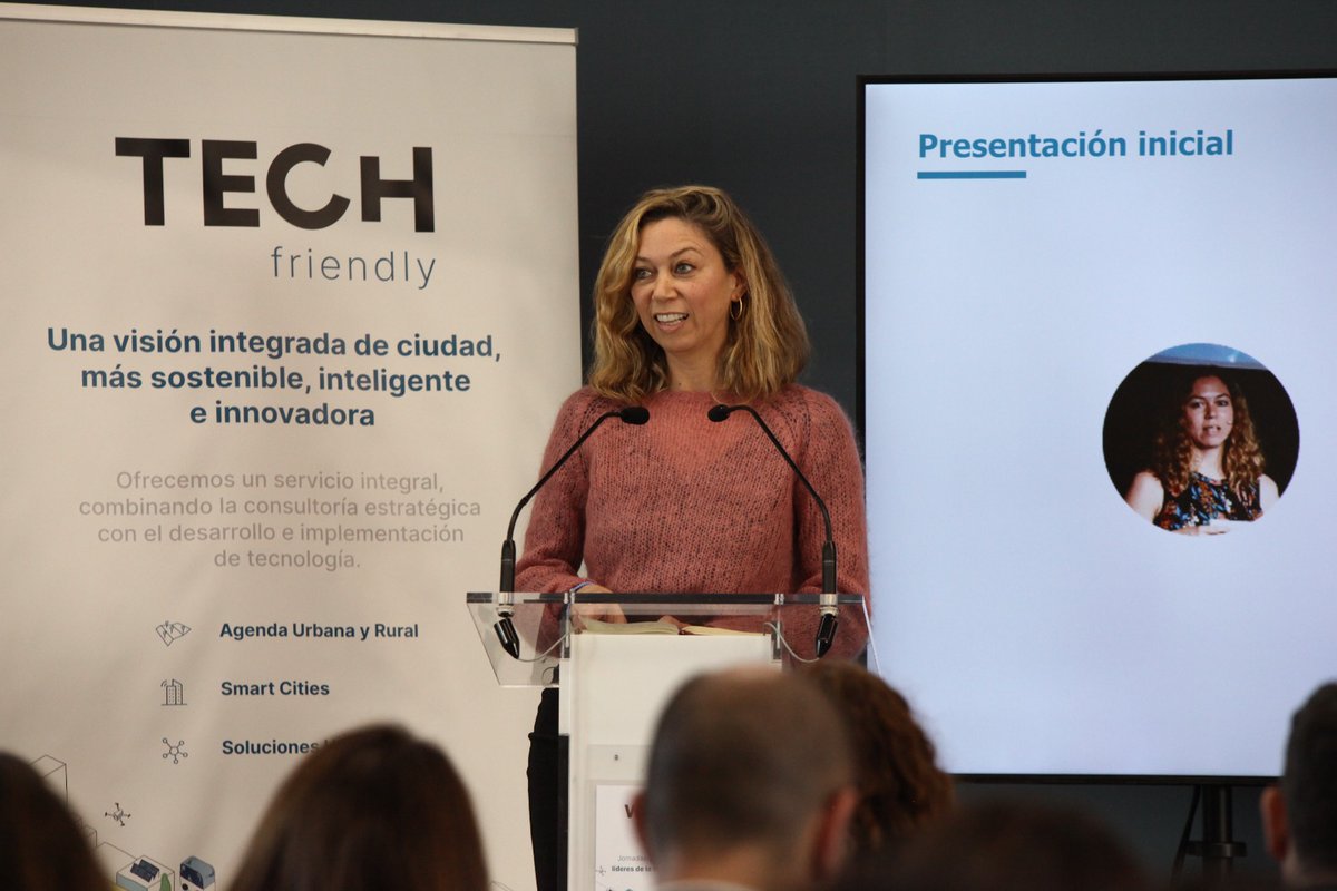 TechfriendlyEs's tweet photo. 🔵❄️ Llegamos al final... ¡Última mesa en #WinterUrbanCampTECH!

👉 "Descifrando el jeroglífico de la innovación pública: Sandboxes, Living Labs y otros instrumentos", en la que se están ambos conceptos y "la capacidad tractora que tiene la innovación en el sector publico" https://t.co/AiPgtsAWNl