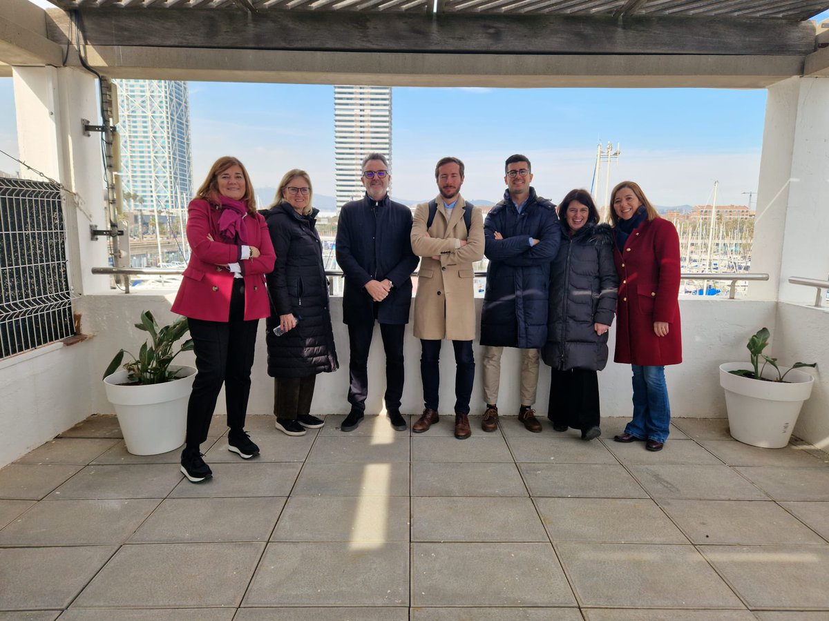 jimenezmarcoj's tweet photo. Segunda visita al Port Olímpic de #Barcelona, de la mano de Olga Ce- rezo, directora División Puerto Olímpico. Un polo de economía azul,
abierto al mar y a la ciudad, como @marina_empresas. Brutal 🚤🚢 !!! https://t.co/H2nS8mGGDK