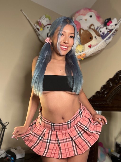 Would you like me to come over in this outfit for our date night? https://t.co/Fw57fkxTka