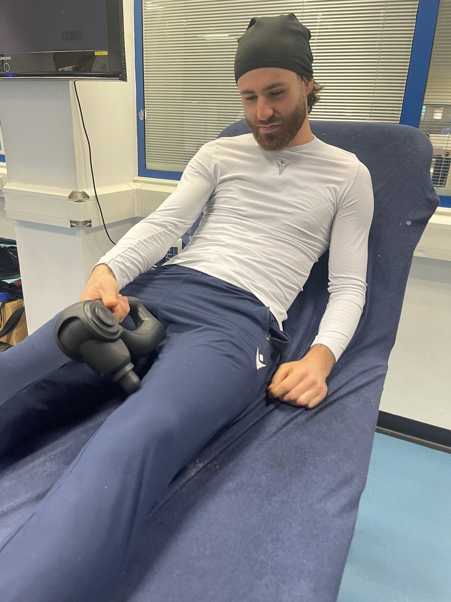 recover_faster's tweet photo. Yesterdays goal scorer @benbreo , using our RecoverGun Elite. 

Congratulations on scoring on your 200th career league appearance. 

Recover now pay later. https://t.co/CY1xUCvIM5