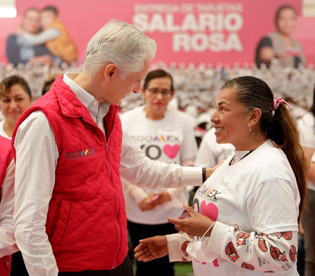alfredodelmazo's tweet image. Seguimos cumpliendo nuestro compromiso con las amas de casa mexiquenses. Hoy entregamos más de 9,600 tarjetas del #SalarioRosa en #Coacalco.