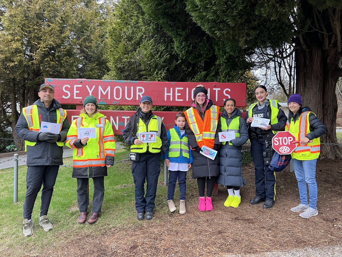 BeingKulvir's tweet photo. A great morning for a “surprise” safety Blitz at @seymourheights 🚸📵Thank you to Principal @johal_sanj VP @JoannaLane23 &amp; PAC Reps helping out our team today! Please slow down &amp; keep kids safe in school zones - 30km/hr from 8am to 5pm! #NorthVan #Driveto5 🚶🏻‍♂️🚴‍♂️🚎to school https://t.co/j0u6bSa2SK