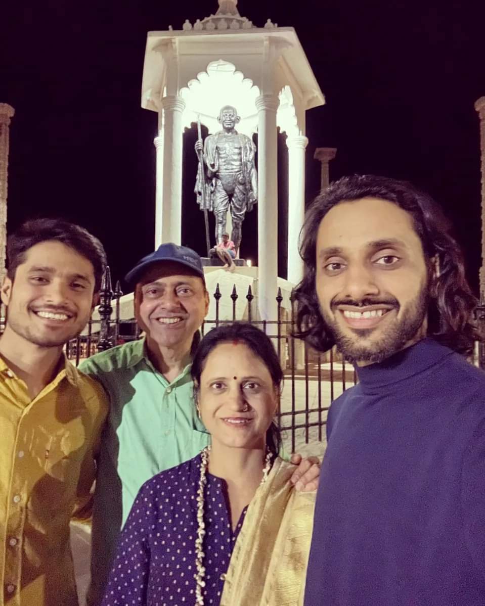 DeepCUpreti's tweet photo. Super Excited to be in Pondicherry 😍

I love Pondicherry. ♥️

#Family #Selfie #shotoniphone #shotoniphone14promax #pondicherry #promenadebeach https://t.co/xxWjV6h737